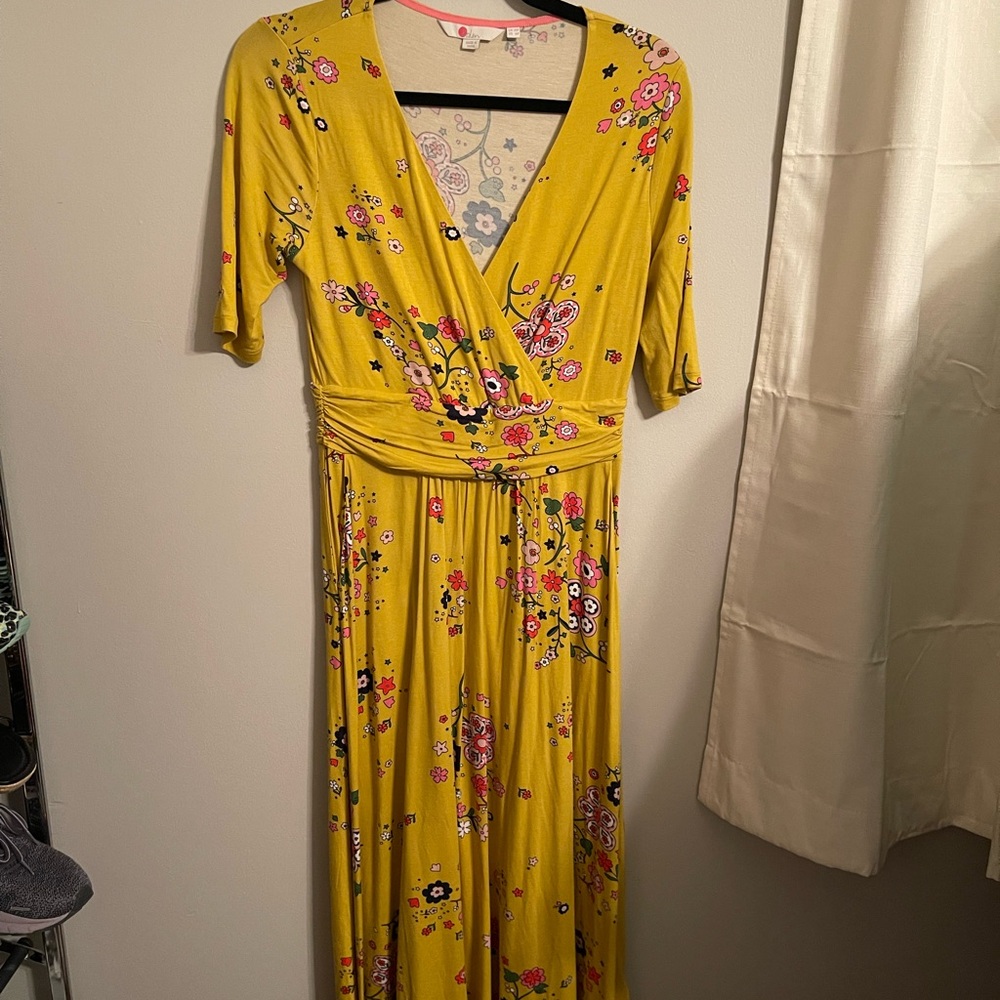Boden Floral Yellow Dress like new. 6p super soft